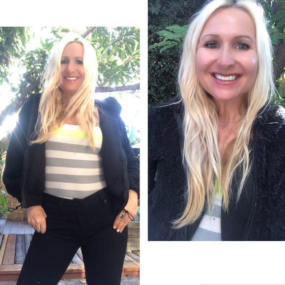 ❄️Black Zip Up Sherpa Hoodie🌟 - Picture 2 of 3